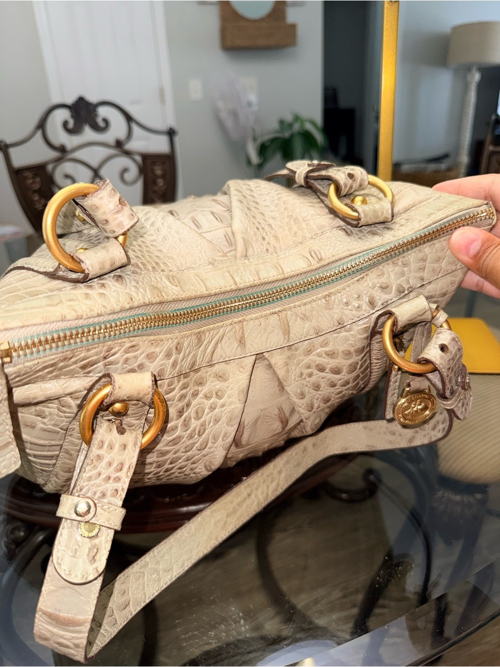 LOW START Brahmin Cream Croc-Embossed Leather Shoulder Bag - Picture 5 of 10